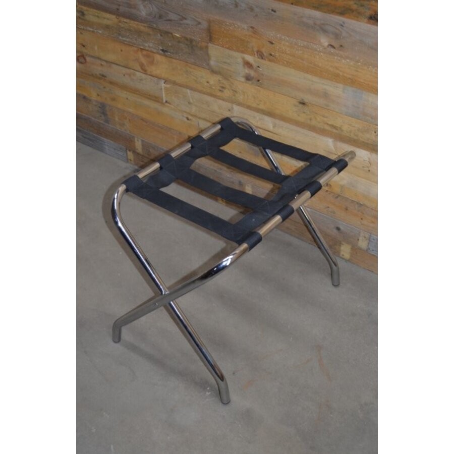 Rekje om reiskoffer op te leggen-1