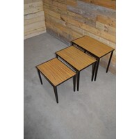 thumb-Retro mid century miniset van 3 bijzettafels met metalen frame en formica blad-1