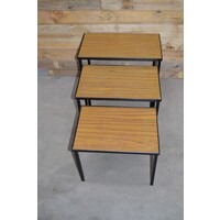 thumb-Retro mid century miniset van 3 bijzettafels met metalen frame en formica blad-4