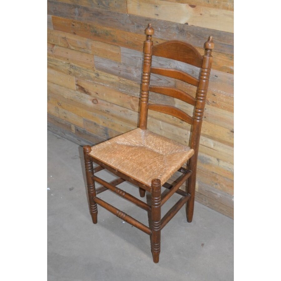 Oud eiken knopstoel met biezen mat-1