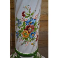thumb-Glanzende porseleinen piëdestal met reliëfdecoratie en bloemenmotief-4