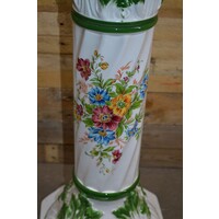 thumb-Glanzende porseleinen piëdestal met reliëfdecoratie en bloemenmotief-6