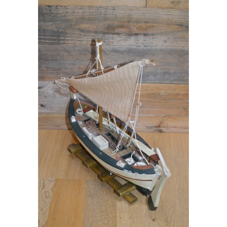 Miniatuur vissersboot model-6