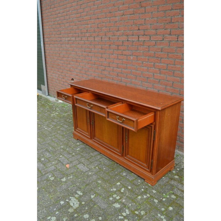 Klassiek dressoir notenhout met lades-7