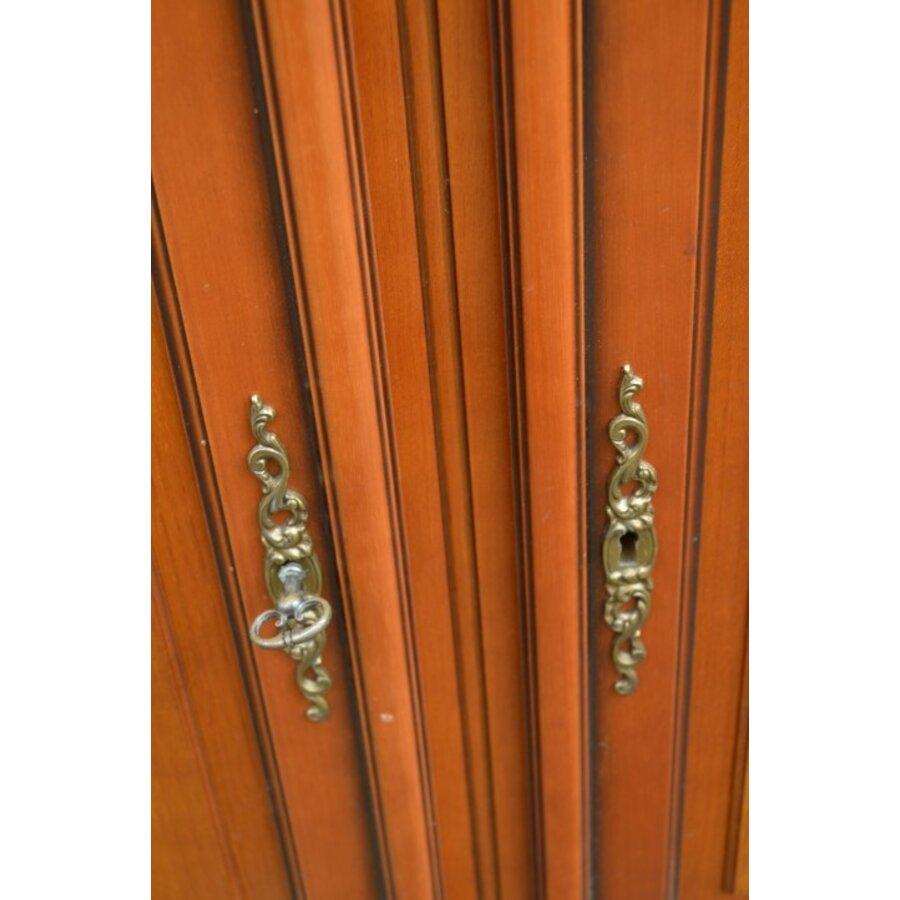 Klassiek dressoir notenhout met lades-10