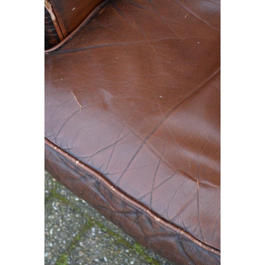 Retro Chesterfield armstoel van donkerbruin leer-5