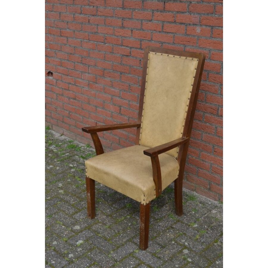 Antieke eiken armstoel met hoge rugleuning en leer-3
