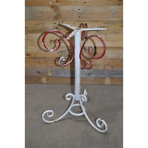 Antieke tafelpoot van metaal 