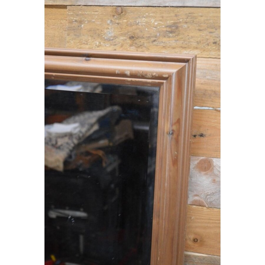 Grenenhouten lijst met facet geslepen spiegel-2