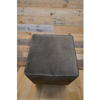 thumb-Bruine zithocker met houten pootjes-4