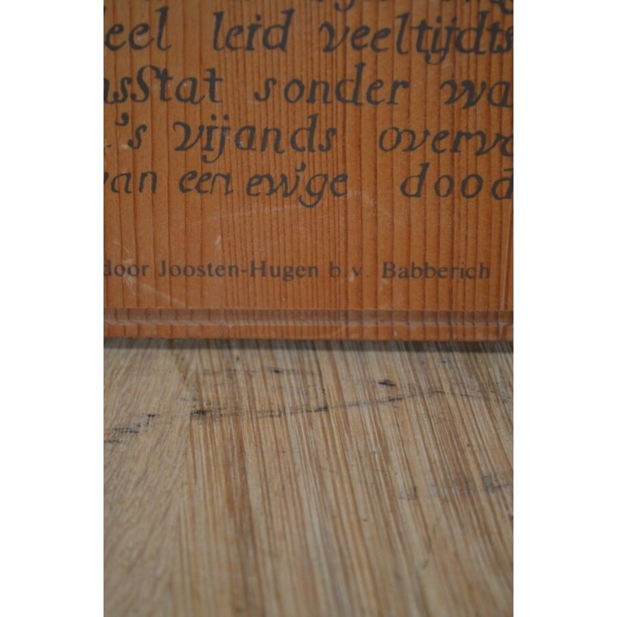 Houten plank met tekst  'De Metselaar'-5