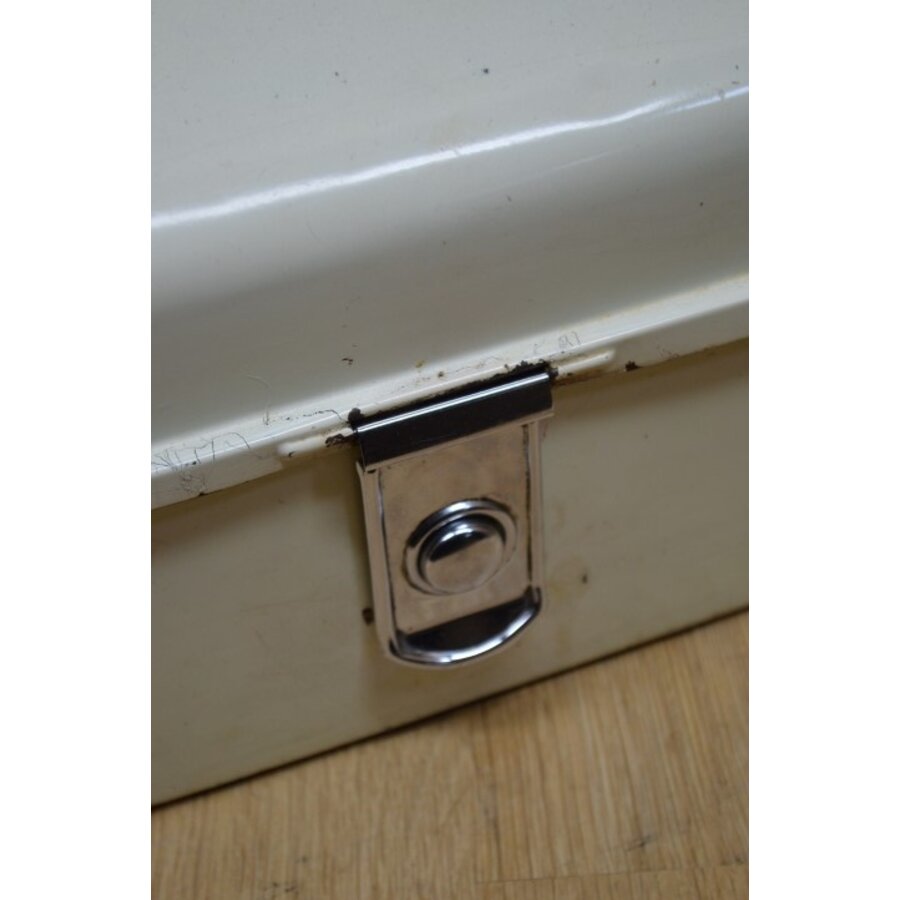 Crème emaille broodtrommel met handgreep-2