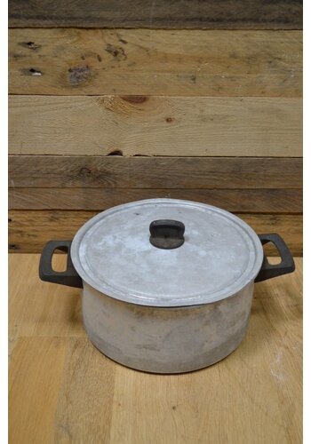 Aluminium pan ouderwets 
