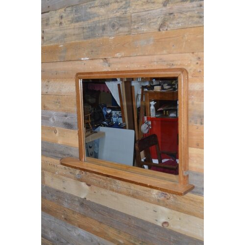 Eiken lijst met spiegel en schapje 