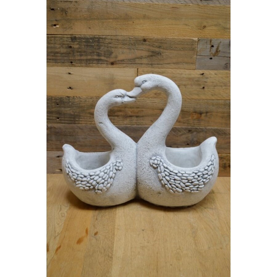 Betonnen zwanen in hartvorm – plantenbakje met twee zwanen als decoratie-1