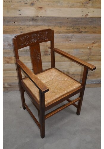 Ouderwetse retro armstoel 