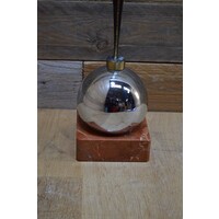 thumb-Zilverkleurige en goudkleurige award op marmeren sokkel-2