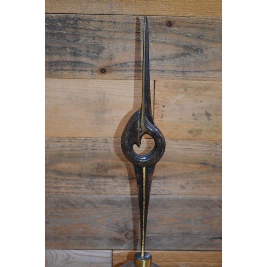 Zilverkleurige en goudkleurige award op marmeren sokkel-3