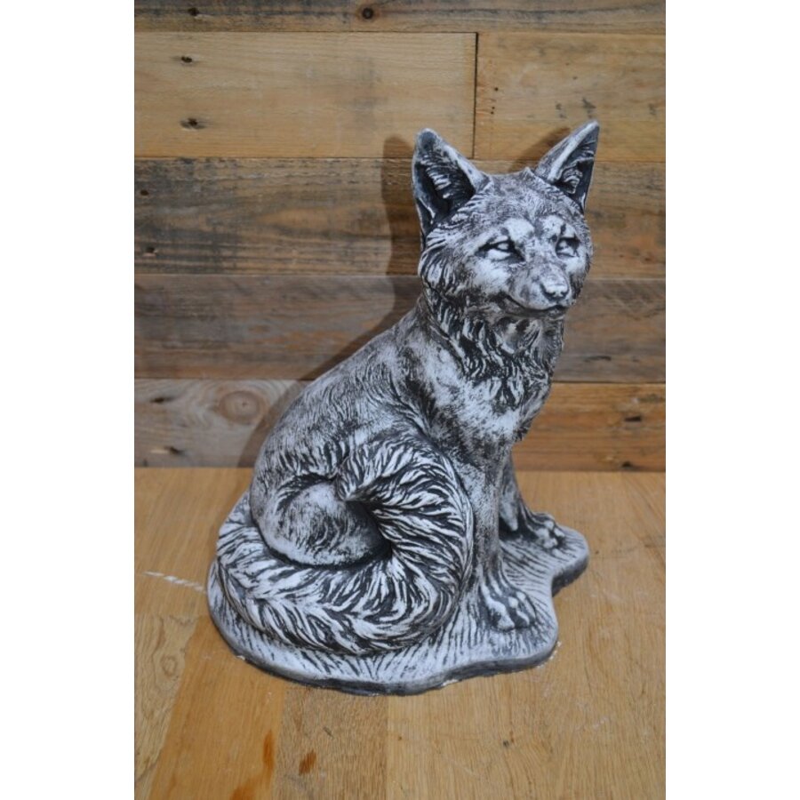 Betonnen vos rechts kijkend – natuurgetrouw tuinbeeld van een waakzame vos-1