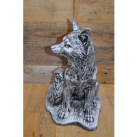 Betonnen vos rechts kijkend – natuurgetrouw tuinbeeld van een waakzame vos