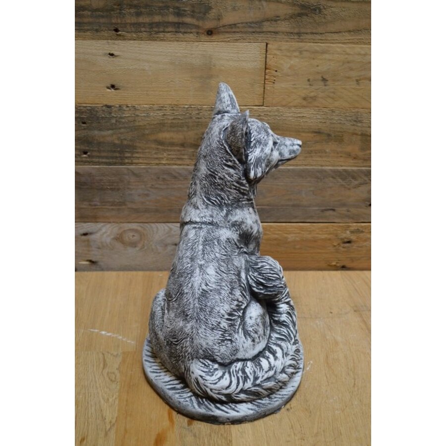 Betonnen vos rechts kijkend – natuurgetrouw tuinbeeld van een waakzame vos-5