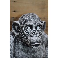 thumb-Betonnen chimpansee met jong – decoratief tuinbeeld met dierlijke uitstraling-3