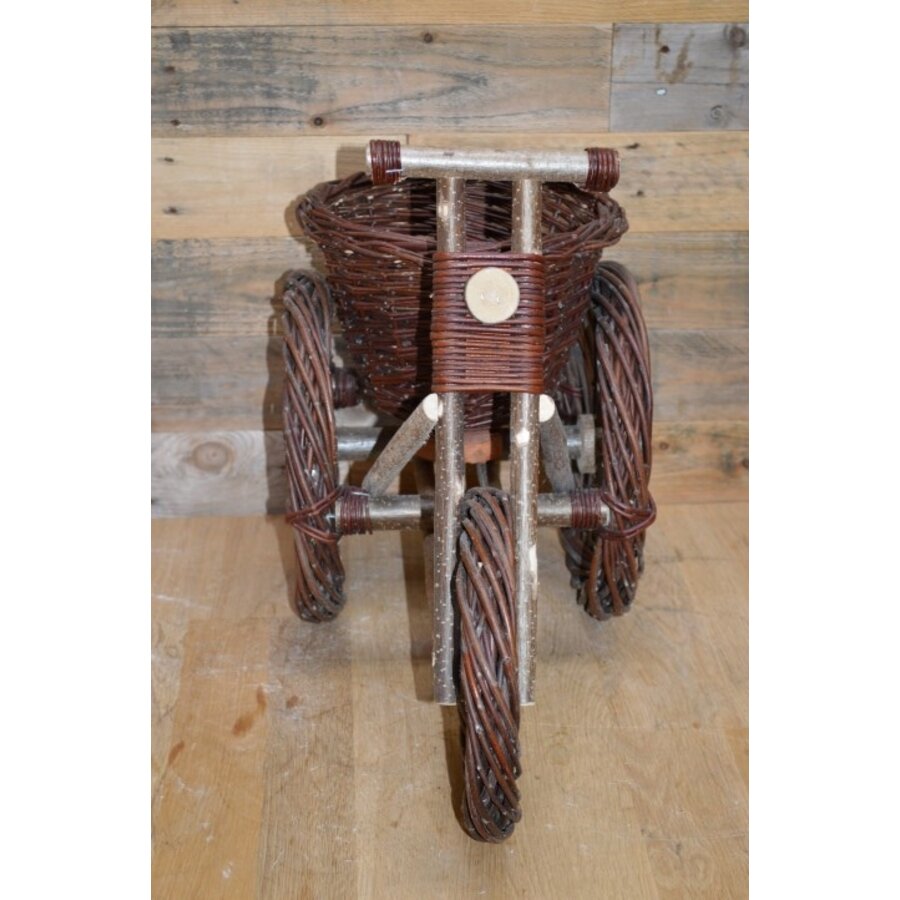 Driewieler fiets van hout en wilgentenen-2