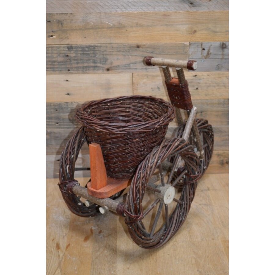 Driewieler fiets van hout en wilgentenen-5