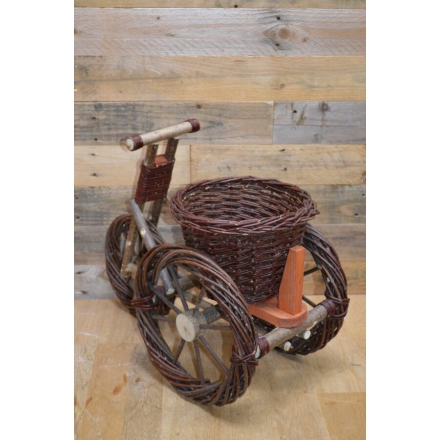 Driewieler fiets van hout en wilgentenen-6