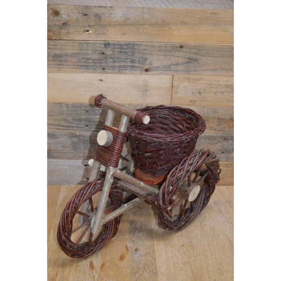 Fiets driewieler van wilgentenen en hout-3