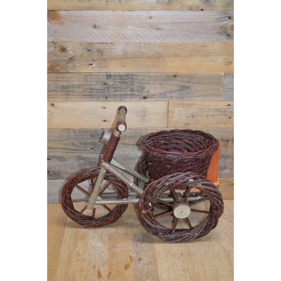 Fiets driewieler van wilgentenen en hout-4