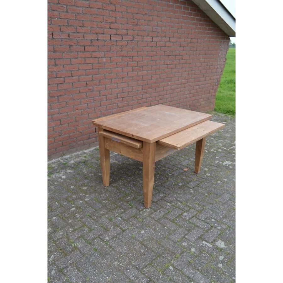 Grote vurenhouten showtafel of buffettafel-1
