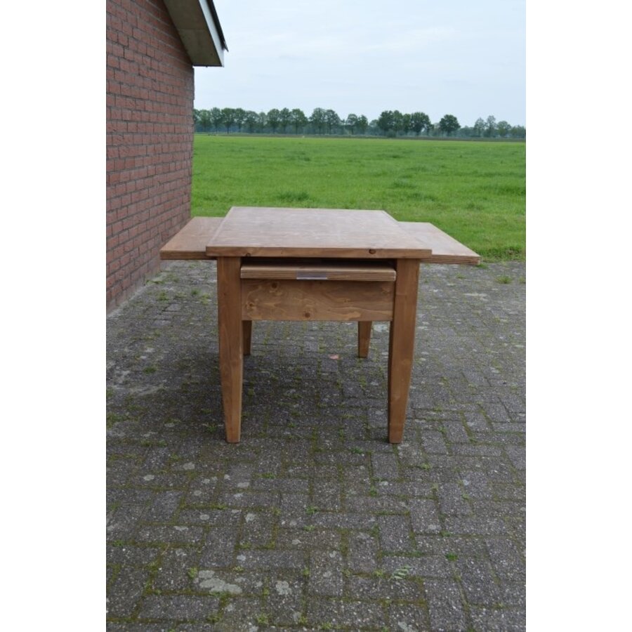 Grote vurenhouten showtafel of buffettafel-2