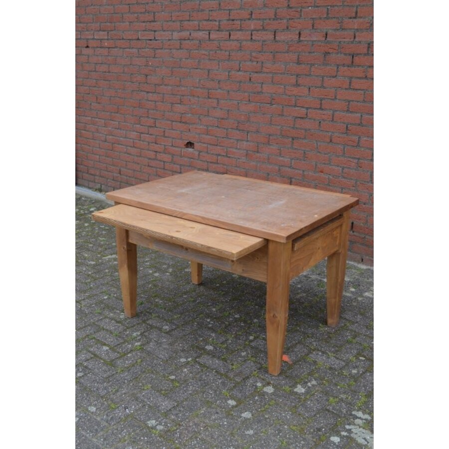 Grote vurenhouten showtafel of buffettafel-3