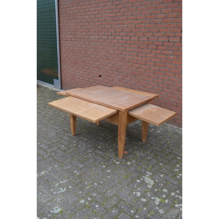 Grote vurenhouten showtafel of buffettafel-7