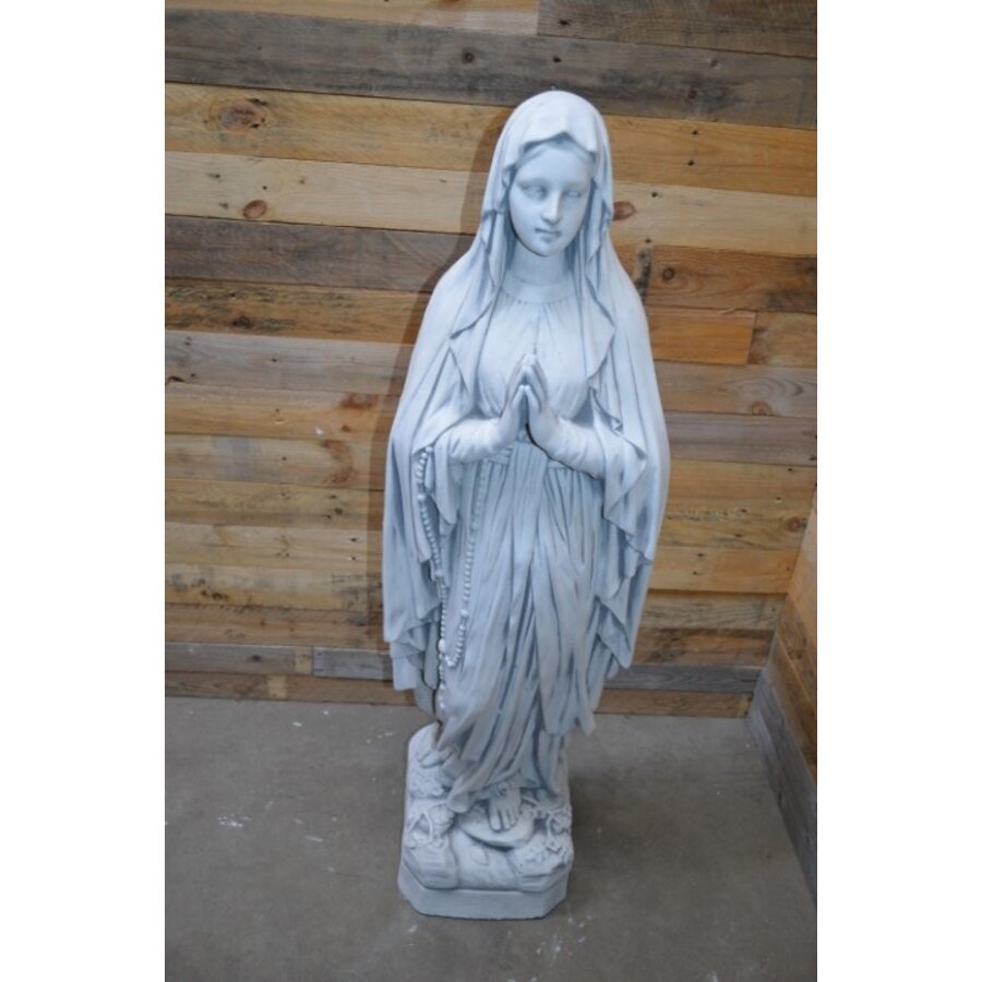 Betonnen beeld Madonna met gevouwen handen – Maria voor tuin of interieur-1