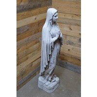 thumb-Betonnen beeld Madonna met gevouwen handen – Maria voor tuin of interieur-3