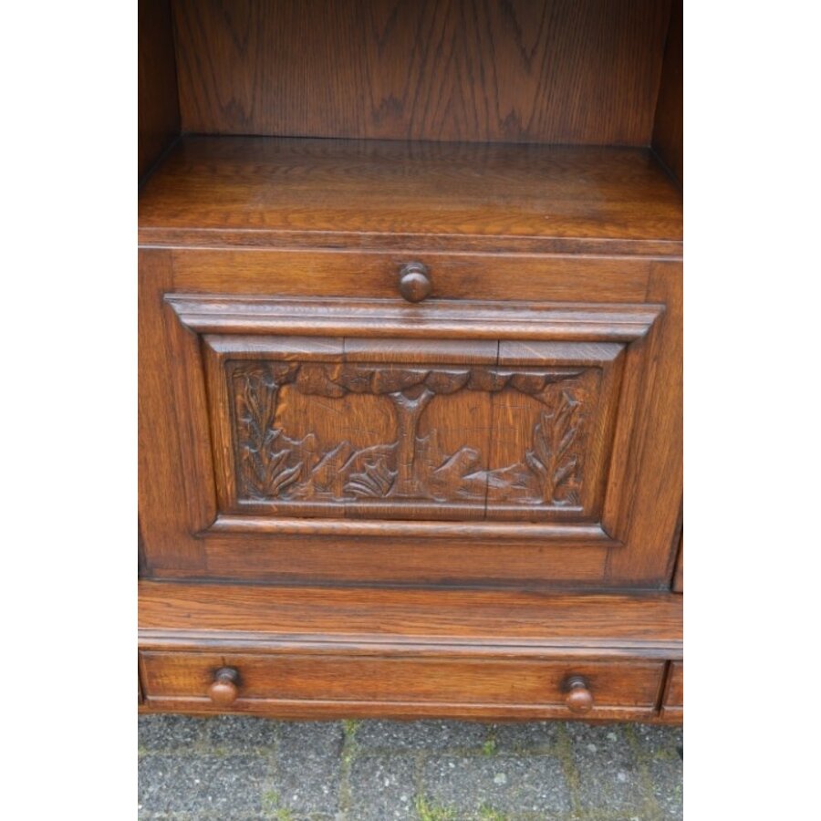 Massief donker eiken dressoir met houtsnijwerk-4