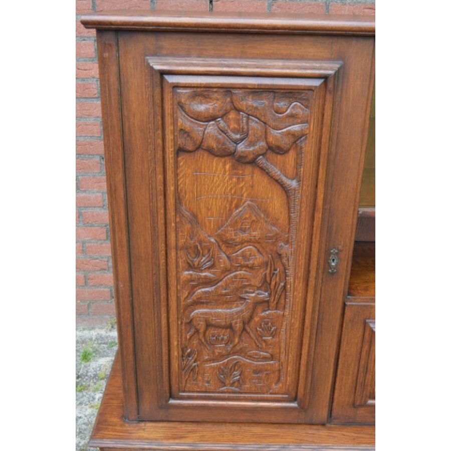 Massief donker eiken dressoir met houtsnijwerk-5