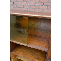 thumb-Massief donker eiken dressoir met houtsnijwerk-9