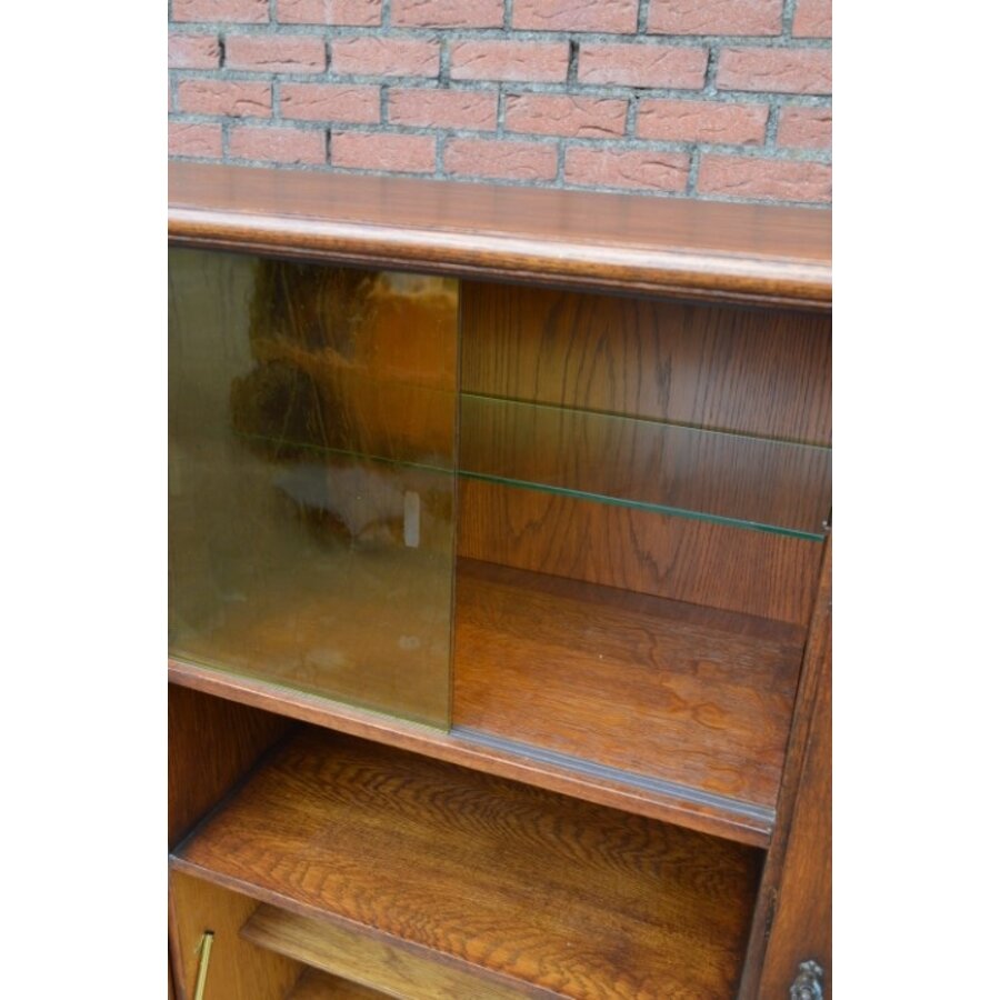 Massief donker eiken dressoir met houtsnijwerk-9