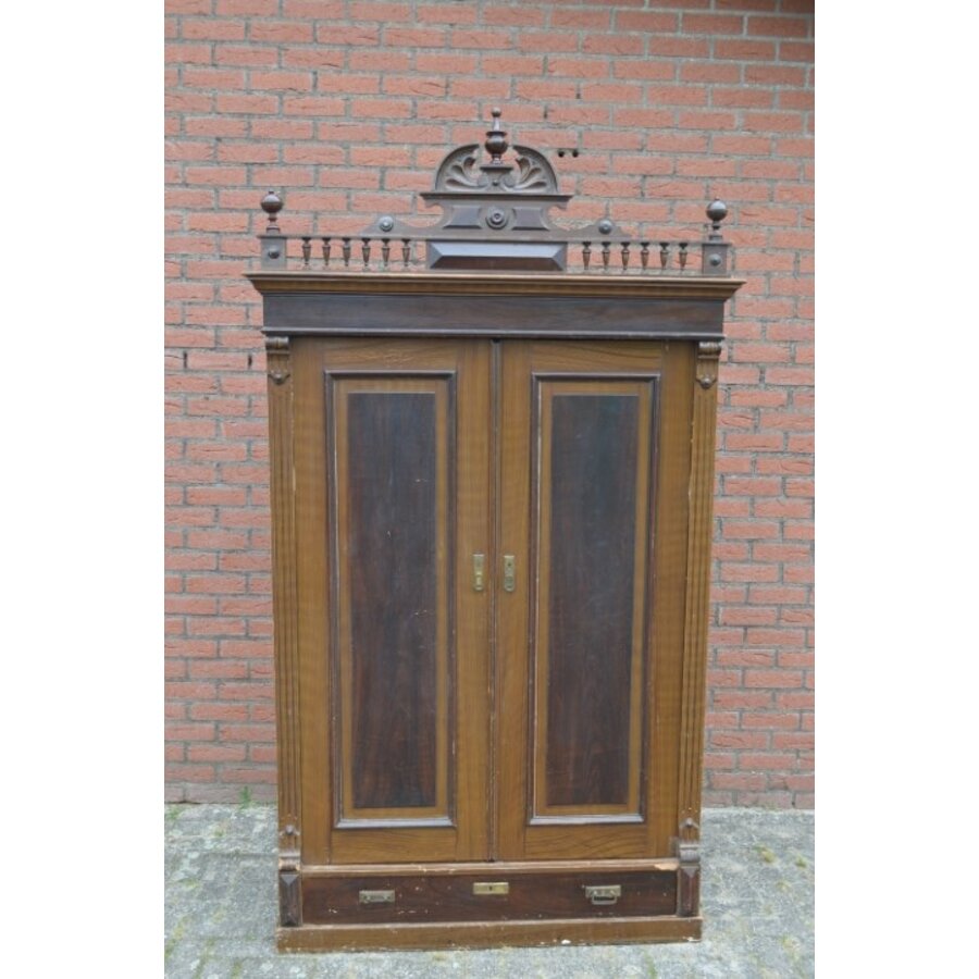 Antieke kledingkast oud grenen met kuif-2