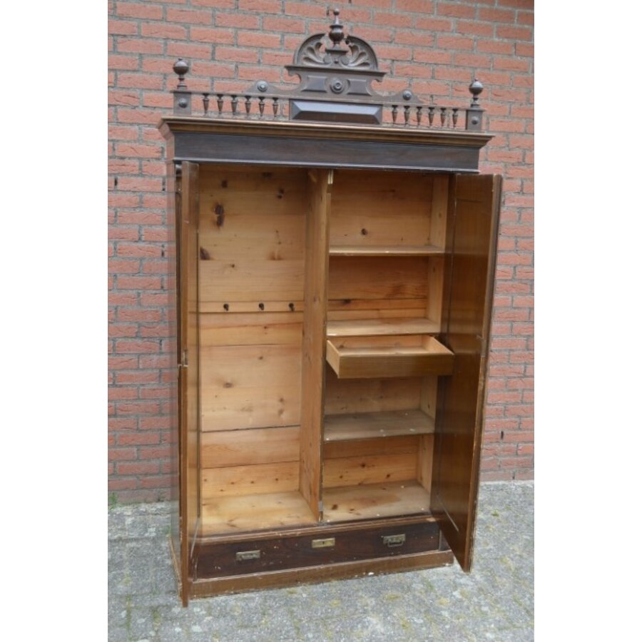 Antieke kledingkast oud grenen met kuif-8