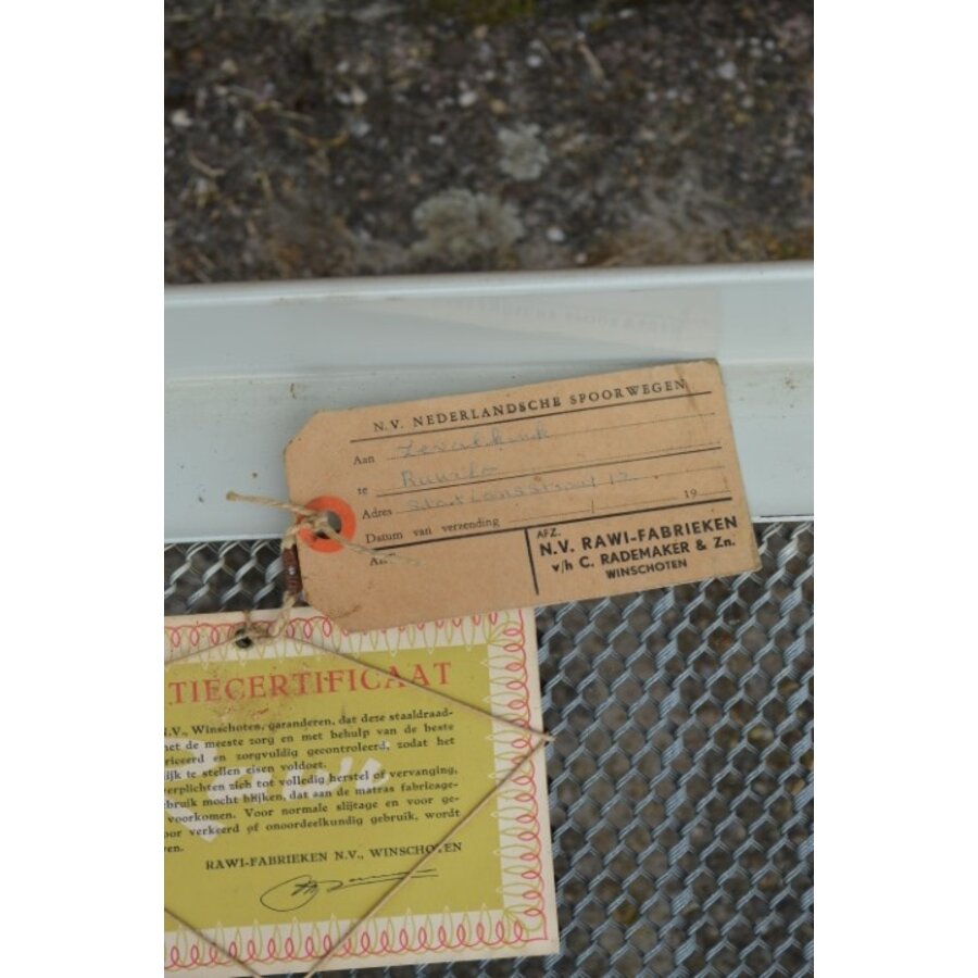 Rawi retro metalen spiraal logeer bed-7