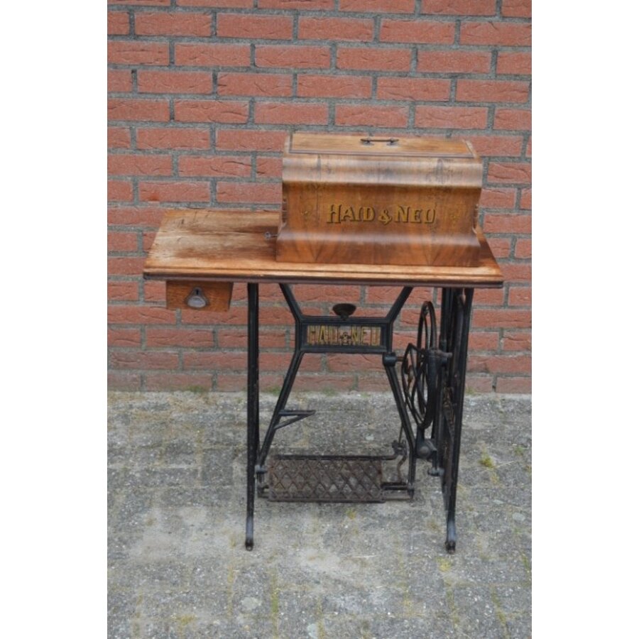 Antieke naaimachine-2