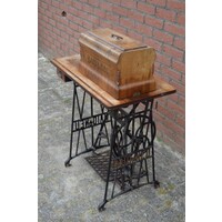 thumb-Antieke naaimachine-3