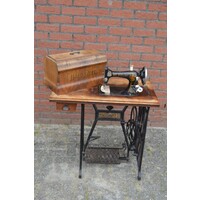 thumb-Antieke naaimachine-1