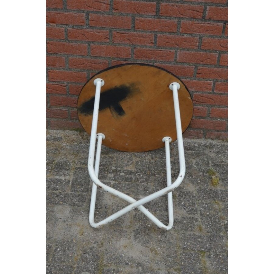 Jaren 50 rond tafeltje met metalen buizenframe-4