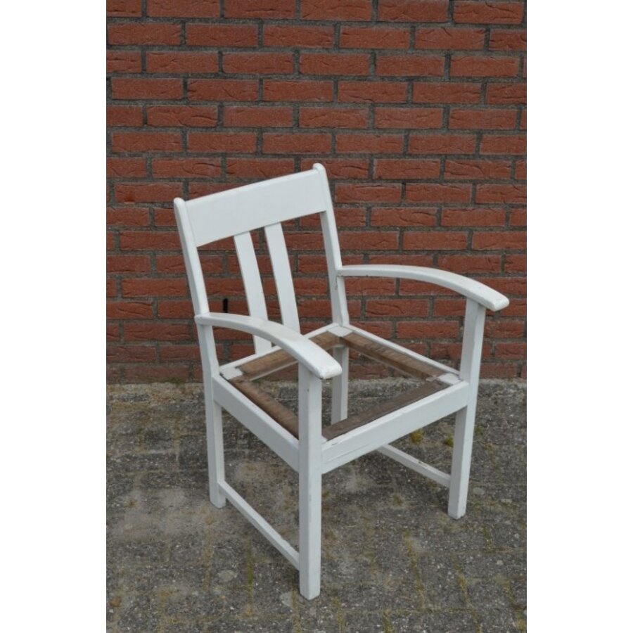 Ouderwetse houten armstoel frame opknapper-1