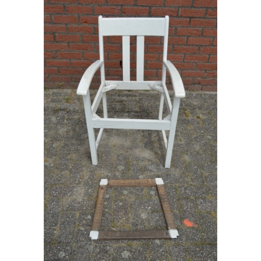 Ouderwetse houten armstoel frame opknapper-3